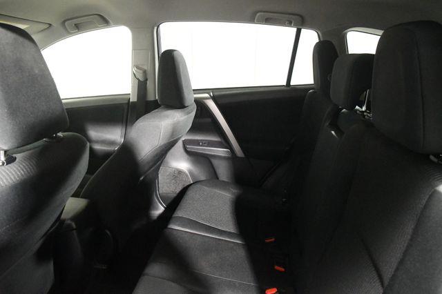 2017 Toyota RAV4 LE photo