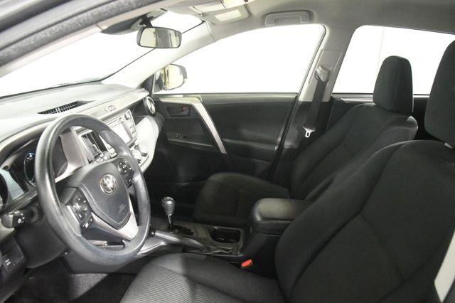 2017 Toyota RAV4 LE photo