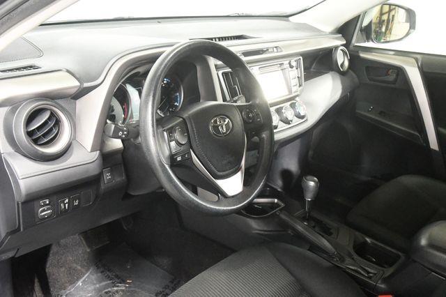 2017 Toyota RAV4 LE photo