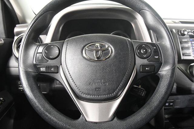 2017 Toyota RAV4 LE photo