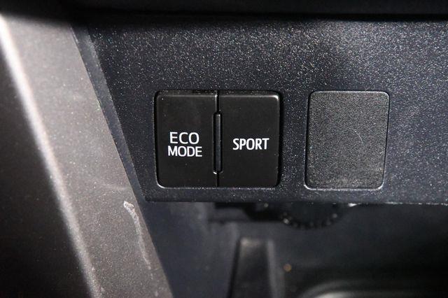 2017 Toyota RAV4 LE photo
