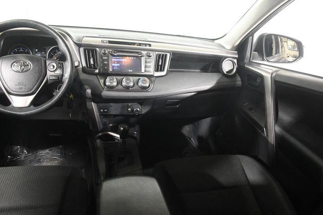 2017 Toyota RAV4 LE photo