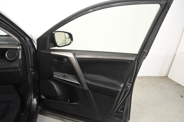 2017 Toyota RAV4 LE photo