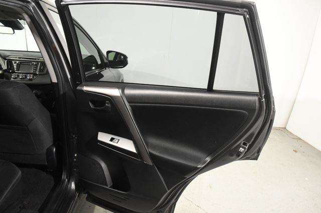 2017 Toyota RAV4 LE photo
