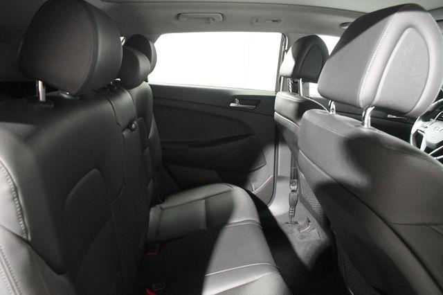 2016 Hyundai Tucson Limited w/ Nav/Blindspot/ Safe photo