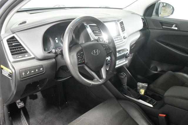2016 Hyundai Tucson Limited w/ Nav/Blindspot/ Safe photo