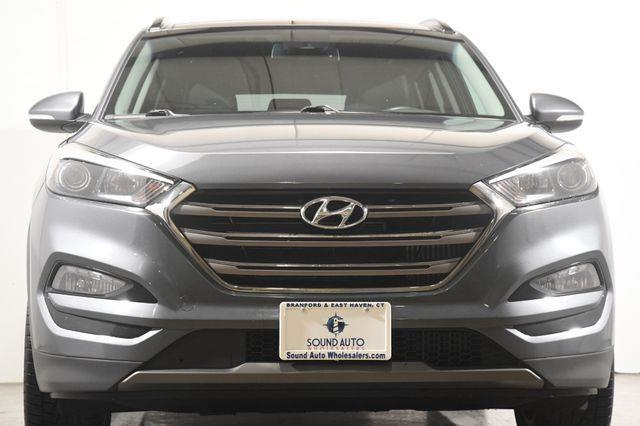 2016 Hyundai Tucson Limited w/ Nav/Blindspot/ Safe photo