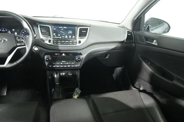 2016 Hyundai Tucson Limited w/ Nav/Blindspot/ Safe photo