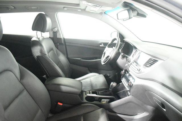 2016 Hyundai Tucson Limited w/ Nav/Blindspot/ Safe photo