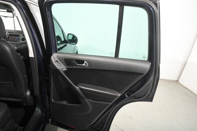 2016 Volkswagen Tiguan SE photo