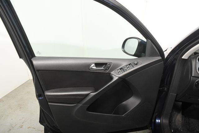 2016 Volkswagen Tiguan SE photo
