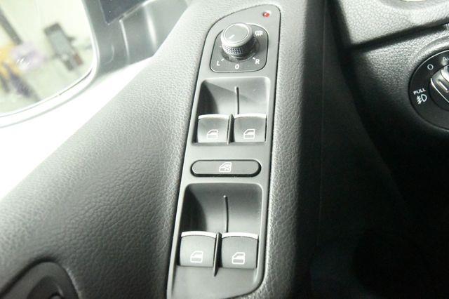 2016 Volkswagen Tiguan SE photo