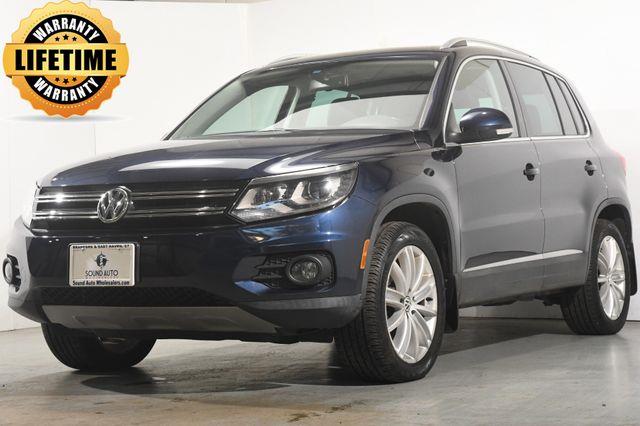 The 2016 Volkswagen Tiguan SE photos