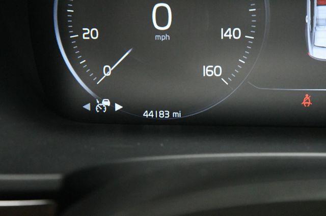 2018 Volvo S90 Momentum photo