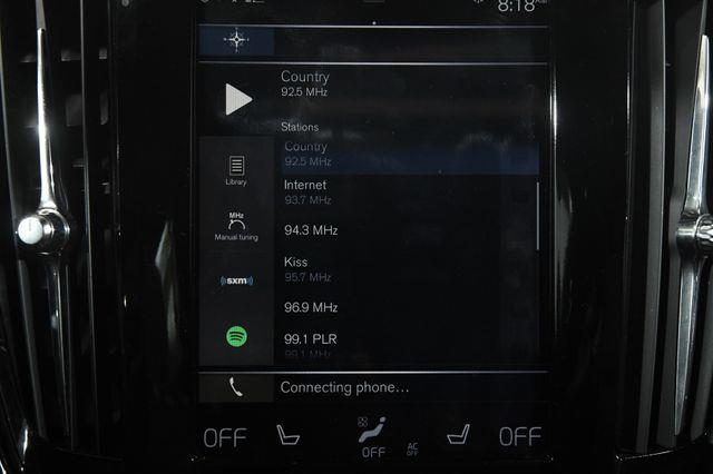 2018 Volvo S90 Momentum photo