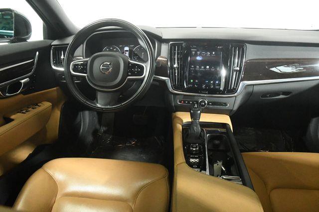 2018 Volvo S90 Momentum photo