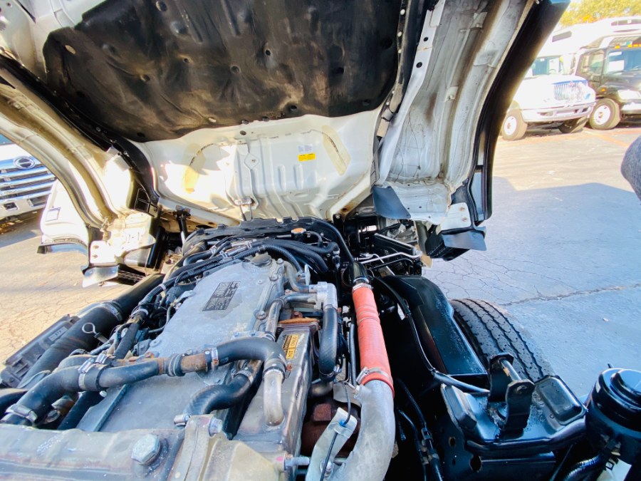 2014 Isuzu NPR HD  photo