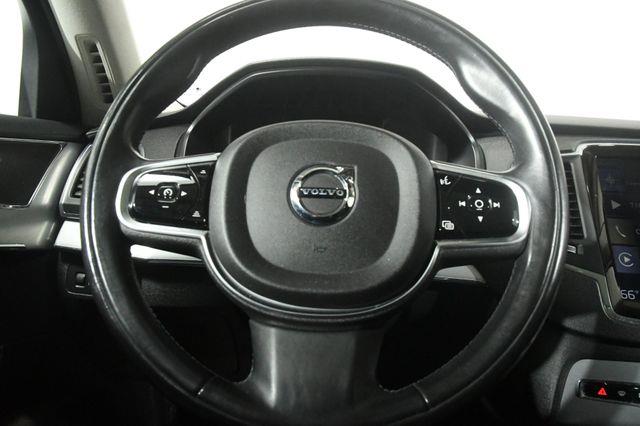 2016 Volvo XC90 T6 Momentum photo