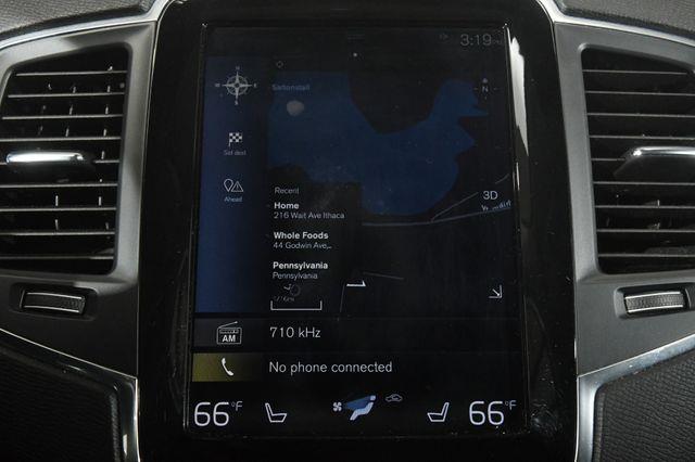 2016 Volvo XC90 T6 Momentum photo
