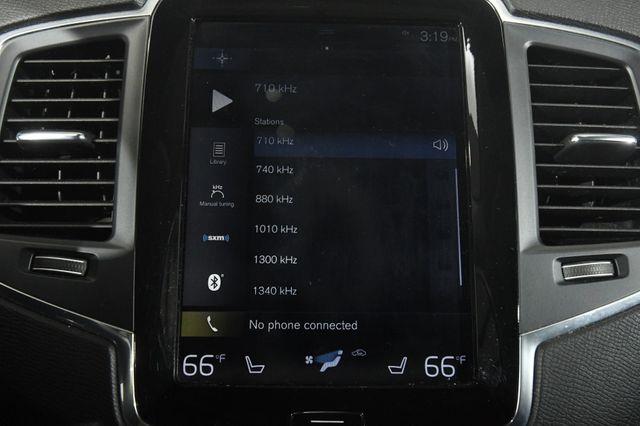 2016 Volvo XC90 T6 Momentum photo