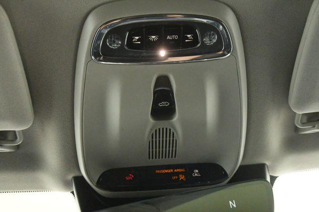2016 Volvo XC90 T6 Momentum photo
