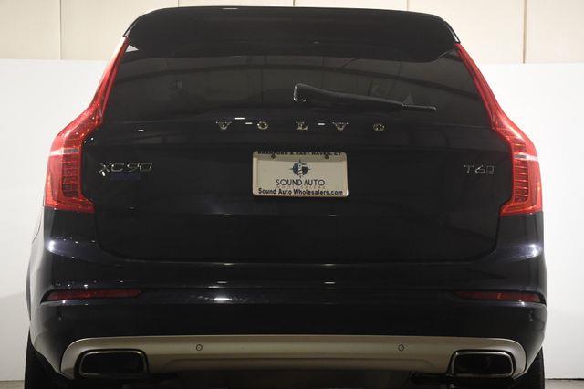 2016 Volvo XC90 T6 Momentum photo