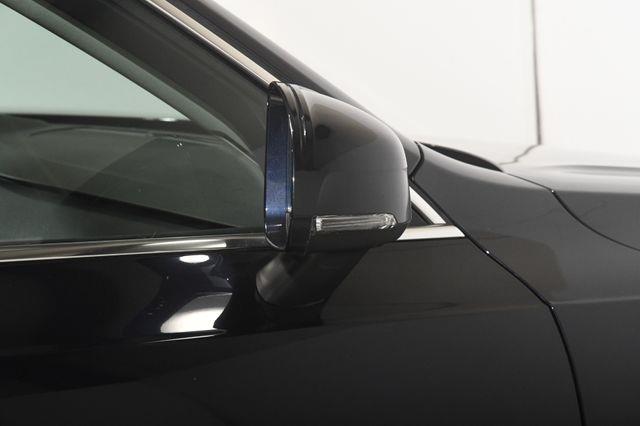 2016 Volvo XC90 T6 Momentum photo