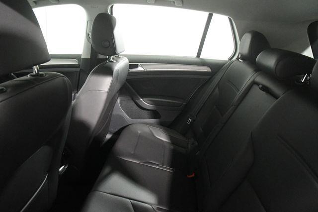 2015 Volkswagen Golf TSI SE photo