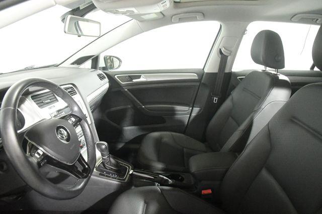 2015 Volkswagen Golf TSI SE photo