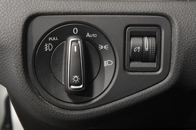2015 Volkswagen Golf TSI SE photo