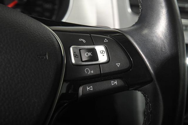 2015 Volkswagen Golf TSI SE photo