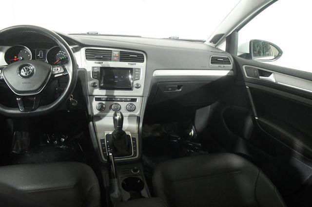 2015 Volkswagen Golf TSI SE photo