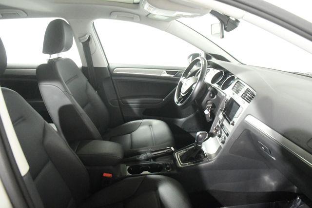2015 Volkswagen Golf TSI SE photo