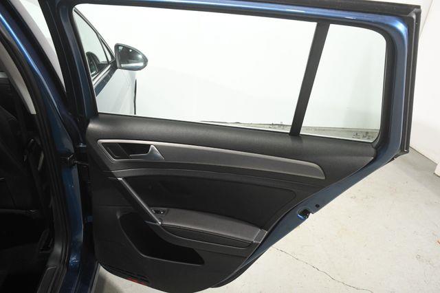 2015 Volkswagen Golf SportWagen TDI photo