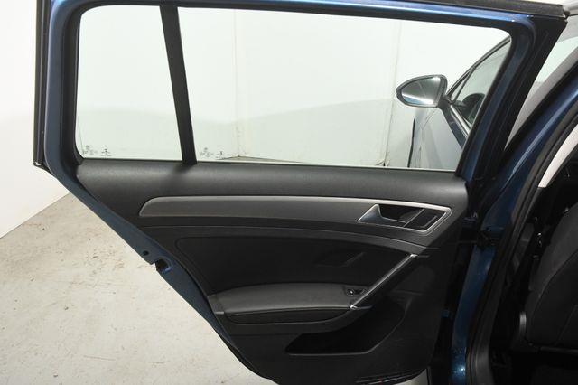 2015 Volkswagen Golf SportWagen TDI photo