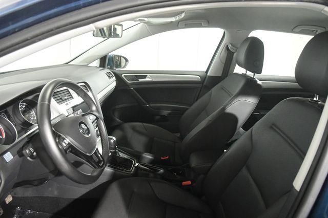 2015 Volkswagen Golf SportWagen TDI photo