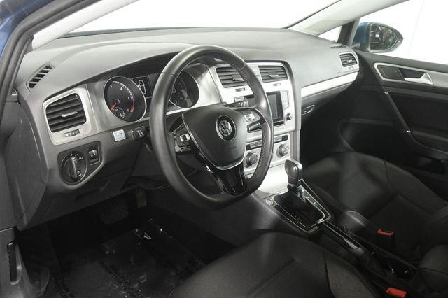 2015 Volkswagen Golf SportWagen TDI photo