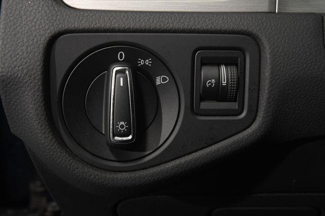 2015 Volkswagen Golf SportWagen TDI photo