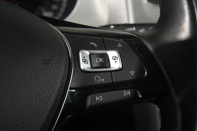 2015 Volkswagen Golf SportWagen TDI photo