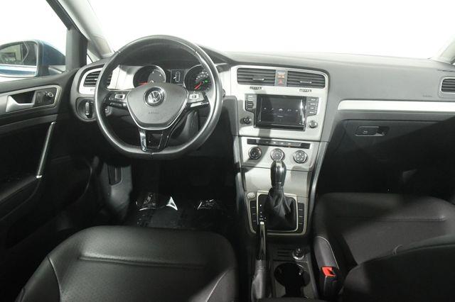 2015 Volkswagen Golf SportWagen TDI photo