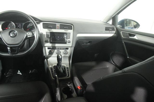 2015 Volkswagen Golf SportWagen TDI photo