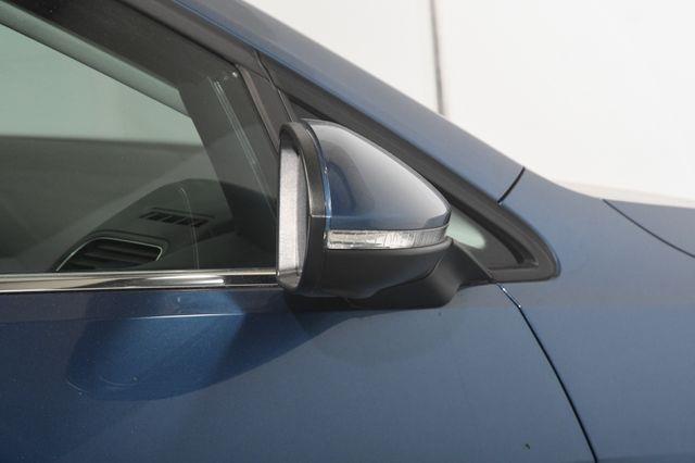 2015 Volkswagen Golf SportWagen TDI photo
