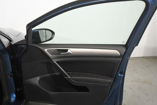 2015 Volkswagen Golf SportWagen TDI photo