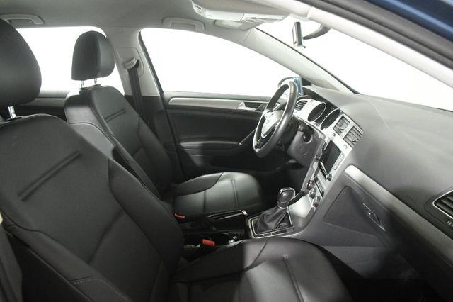2015 Volkswagen Golf SportWagen TDI photo