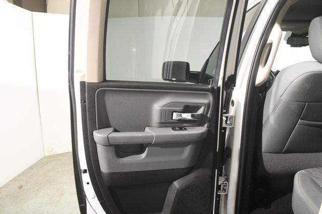 2017 RAM 1500 Big Horn w/Hemi/ Nav/ Heated S photo