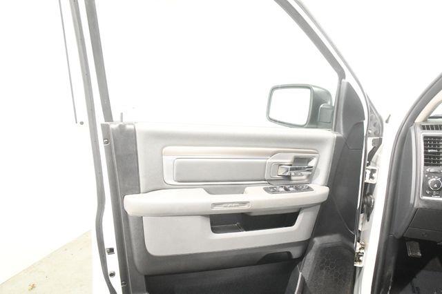 2017 RAM 1500 Big Horn w/Hemi/ Nav/ Heated S photo