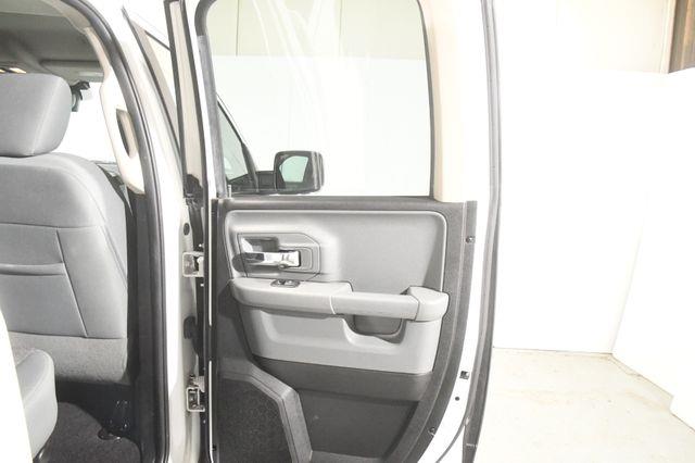 2017 RAM 1500 Big Horn w/Hemi/ Nav/ Heated S photo