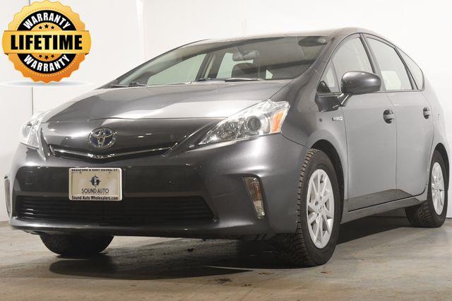 2014 Toyota Prius v Two photo