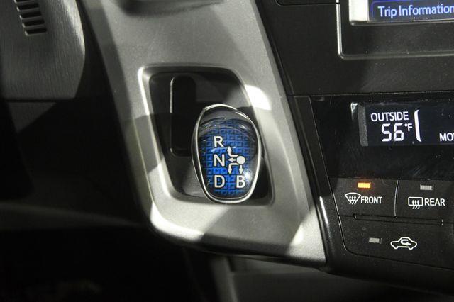 2014 Toyota Prius v Two photo