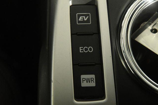 2014 Toyota Prius v Two photo